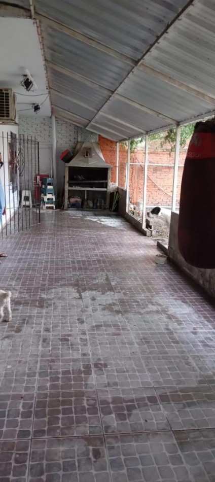 Excelente casa c/pileta